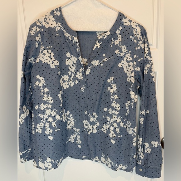 Talbots Petite Medium Blue and White Popover Top Tunic Shirt Lightweight Resort - Picture 3 of 9